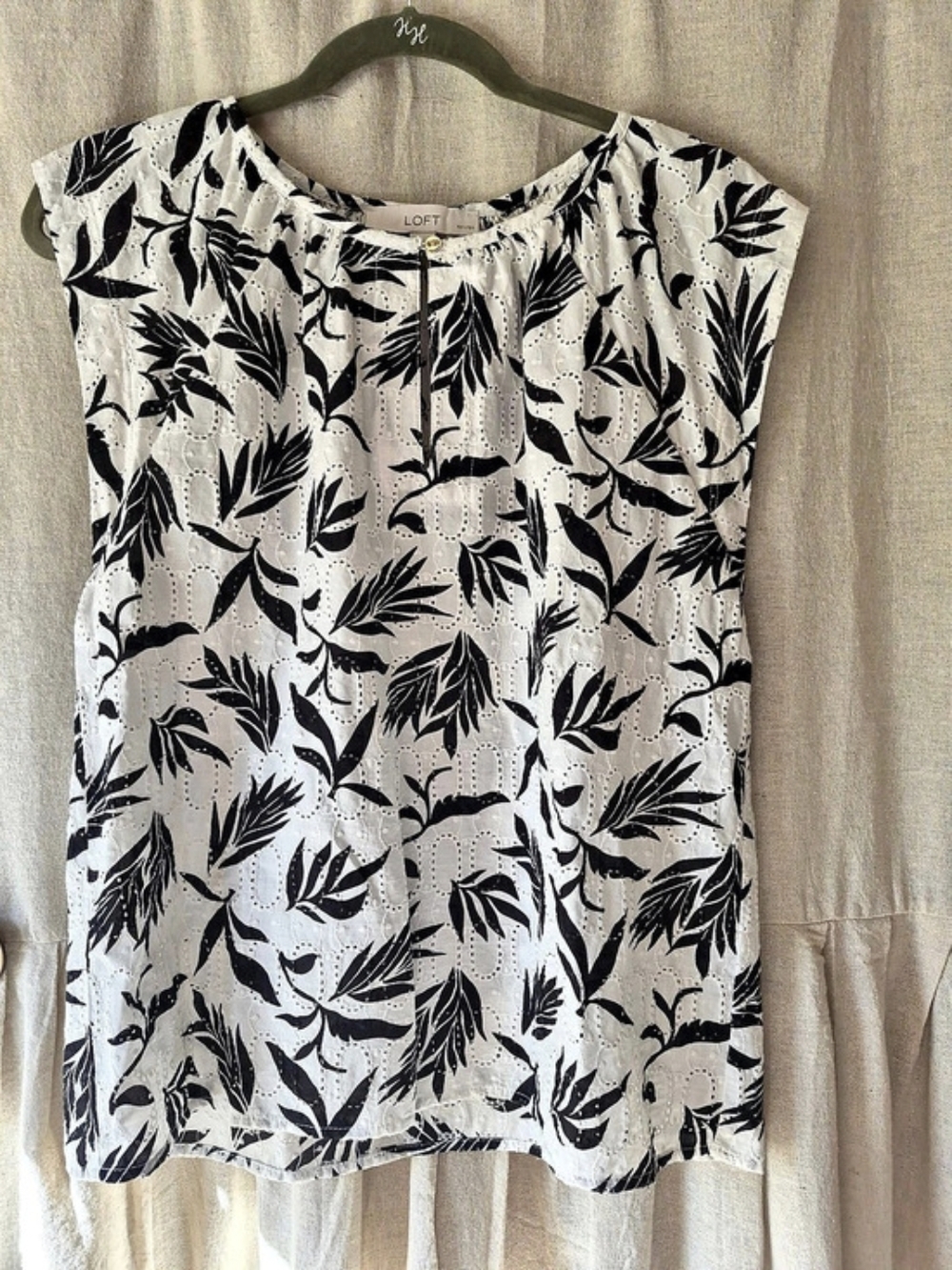 LOFT Floral Eyelet Blouse in White & Black Size SP